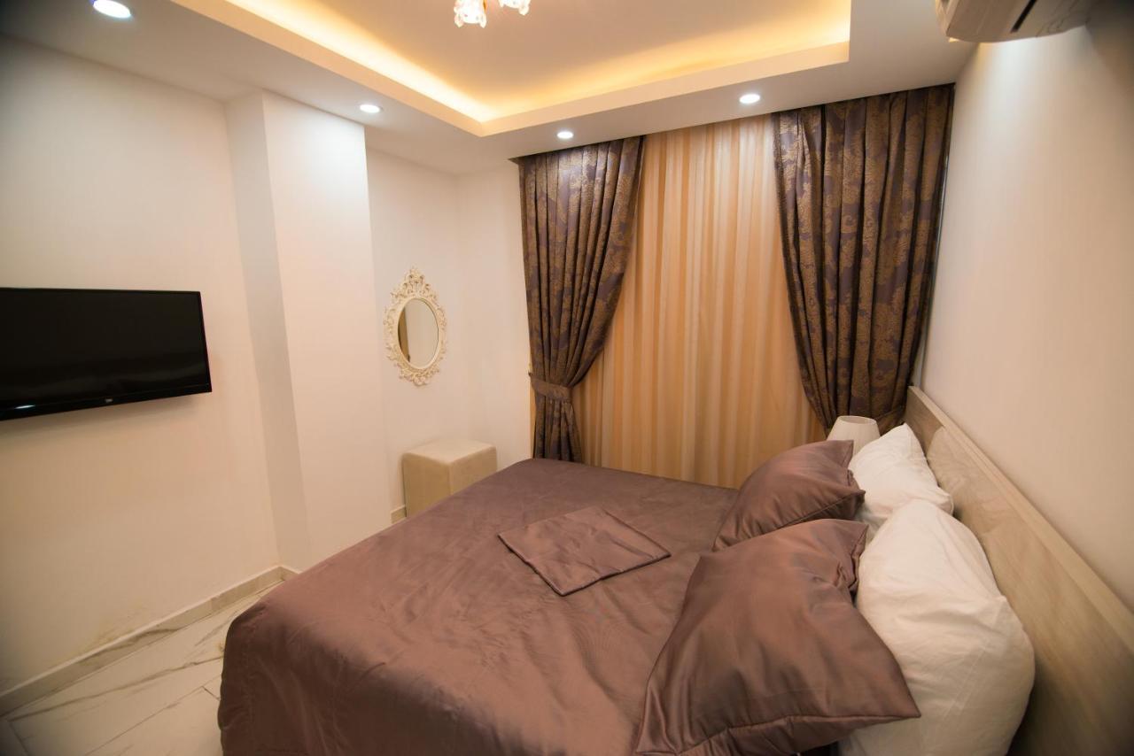 Aquamarine Luxury Residence 凯里尼亚 外观 照片