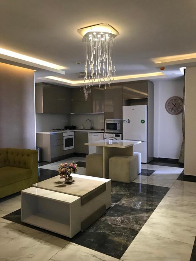 Aquamarine Luxury Residence 凯里尼亚 外观 照片