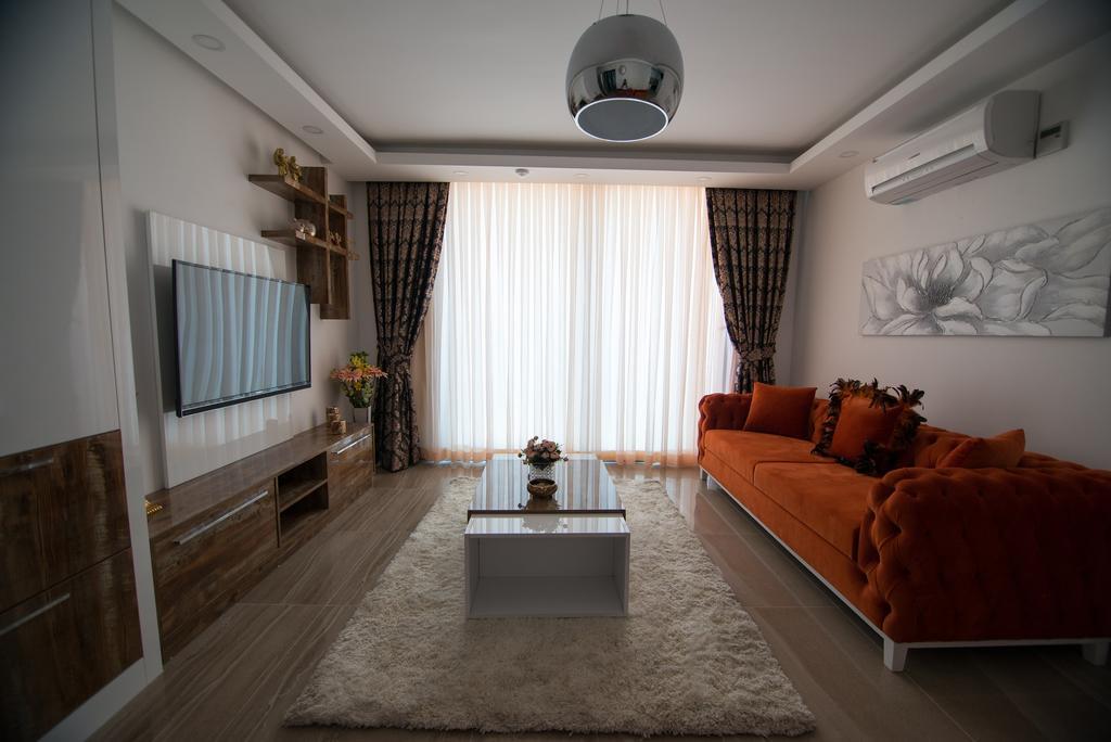 Aquamarine Luxury Residence 凯里尼亚 外观 照片