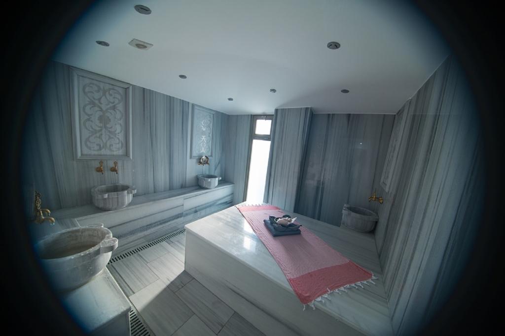 Aquamarine Luxury Residence 凯里尼亚 外观 照片
