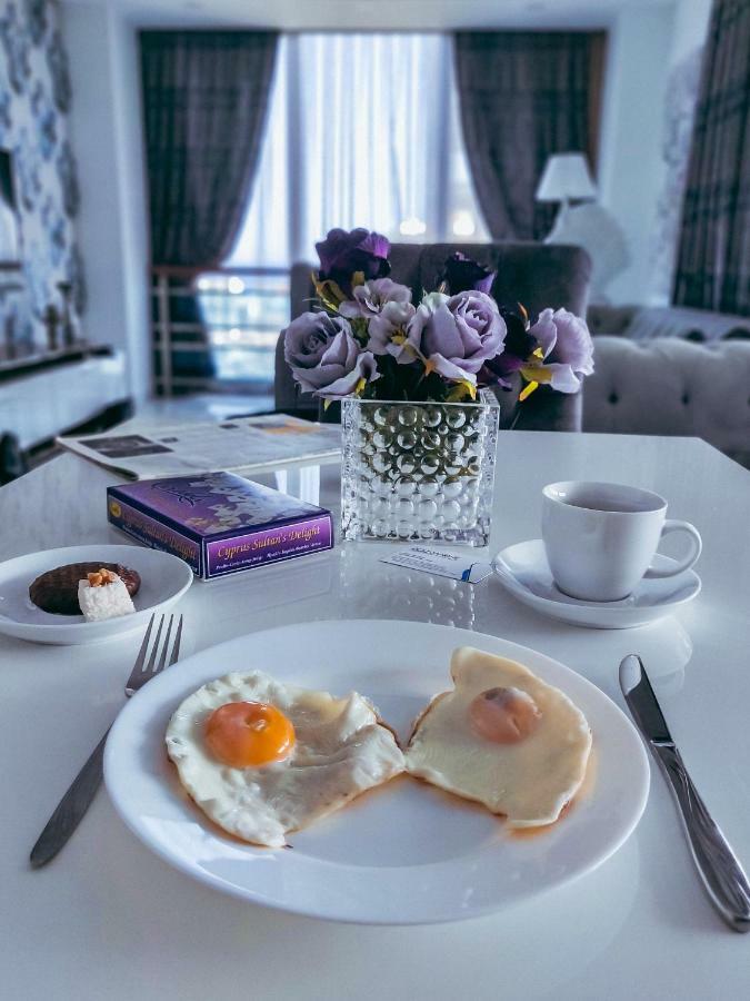 Aquamarine Luxury Residence 凯里尼亚 外观 照片
