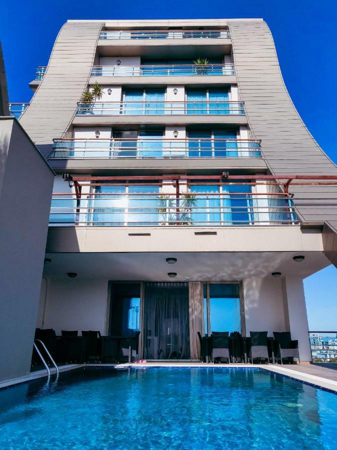 Aquamarine Luxury Residence 凯里尼亚 外观 照片