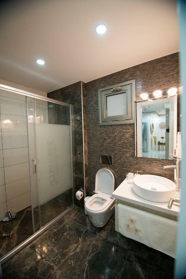 Aquamarine Luxury Residence 凯里尼亚 外观 照片