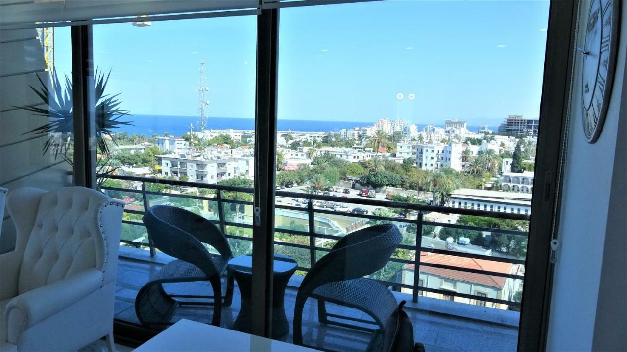 Aquamarine Luxury Residence 凯里尼亚 外观 照片