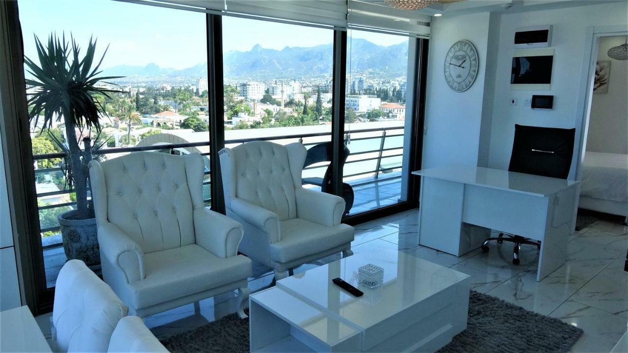 Aquamarine Luxury Residence 凯里尼亚 外观 照片