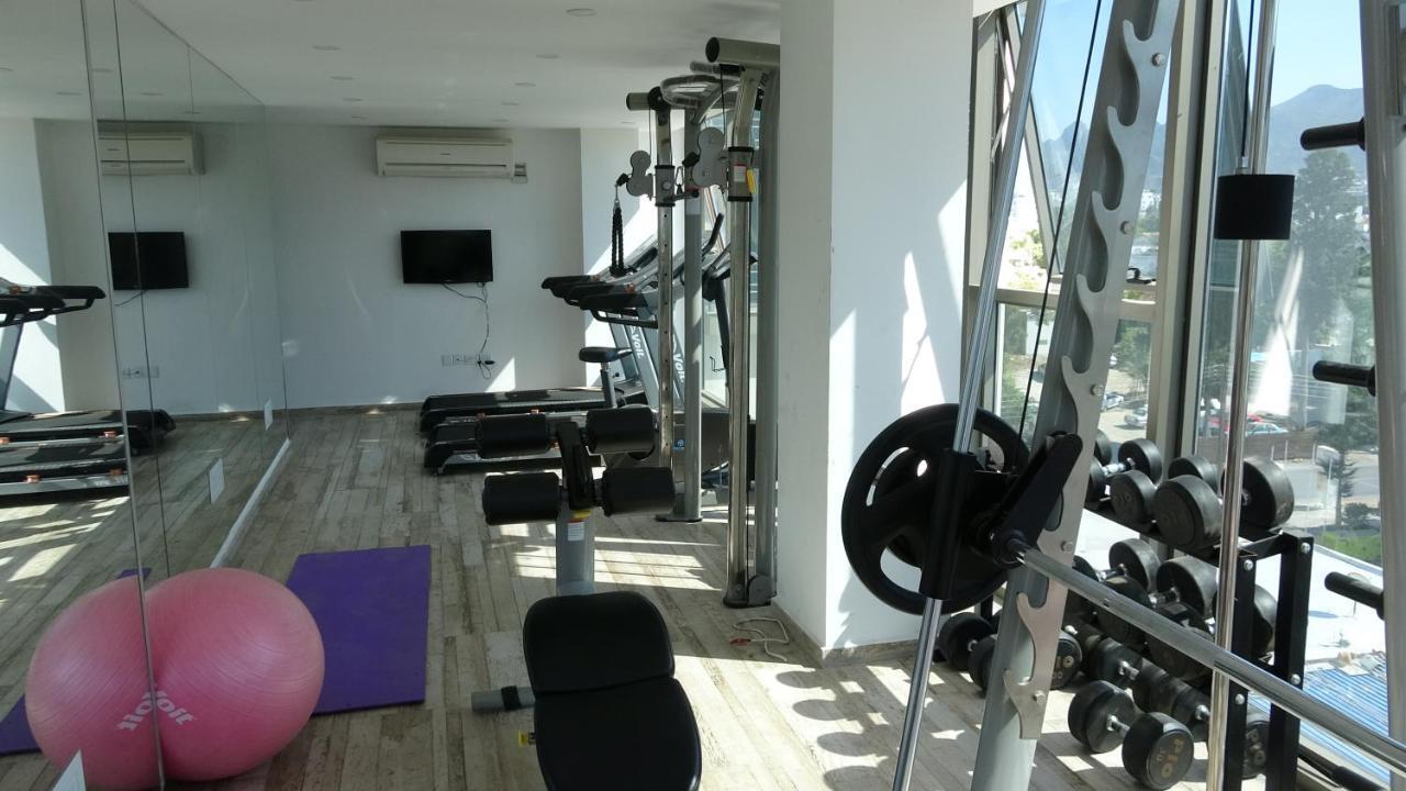 Aquamarine Luxury Residence 凯里尼亚 外观 照片