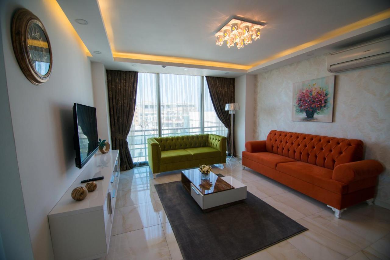 Aquamarine Luxury Residence 凯里尼亚 外观 照片